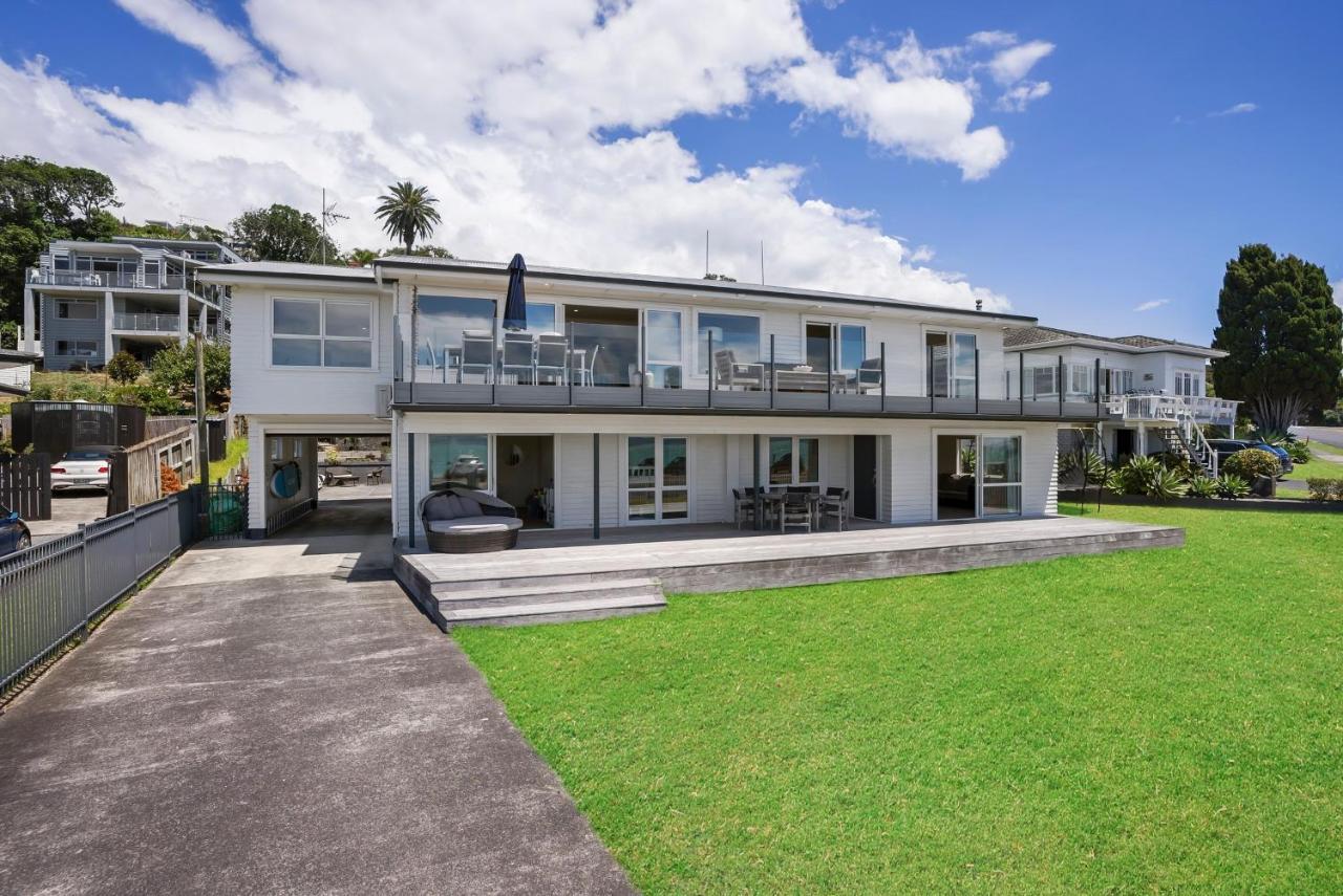 Beach Front Resort! Maraetai エクステリア 写真